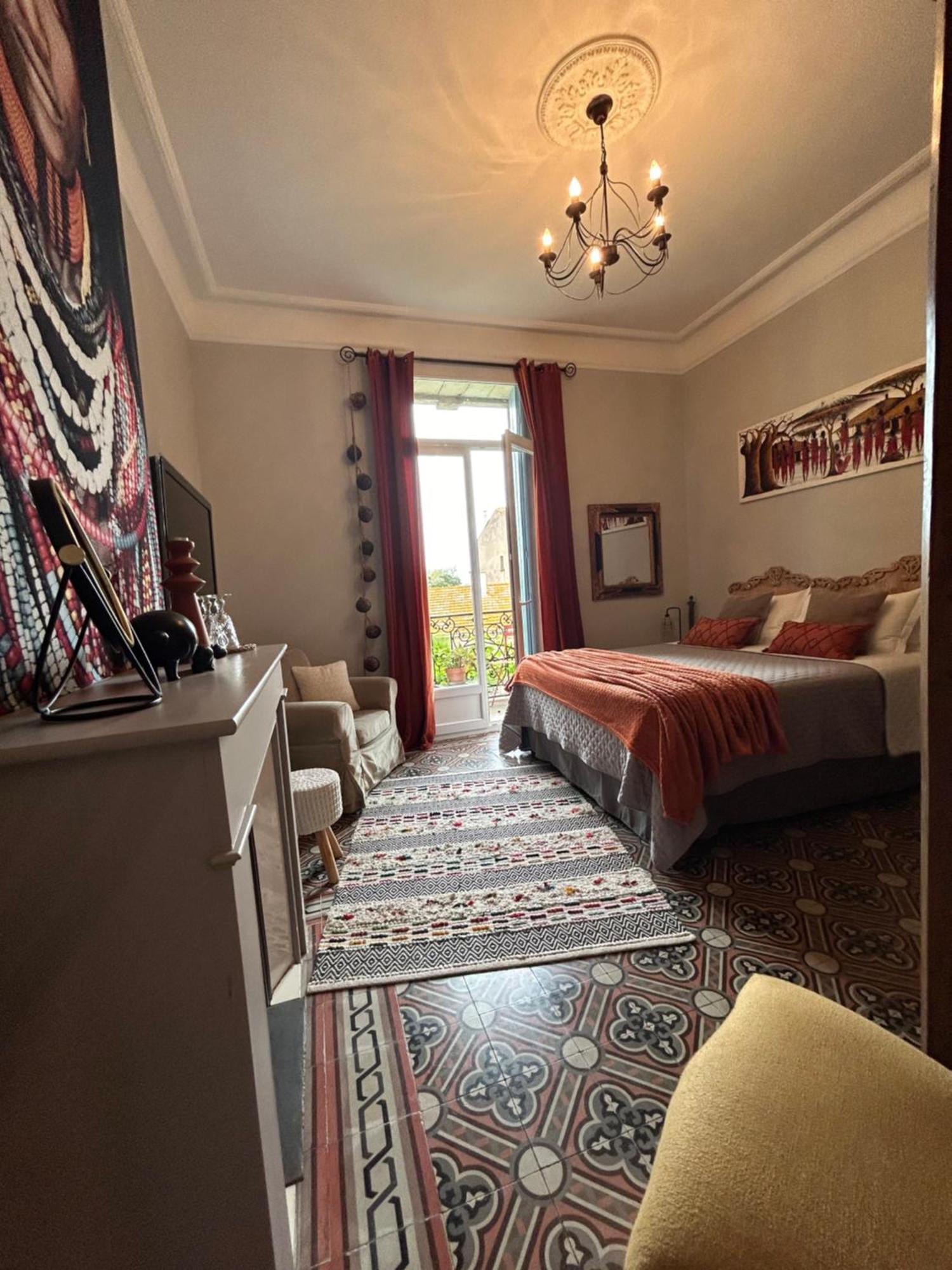 Maison La Boheme Jacuzzi Bed & Breakfast Vias